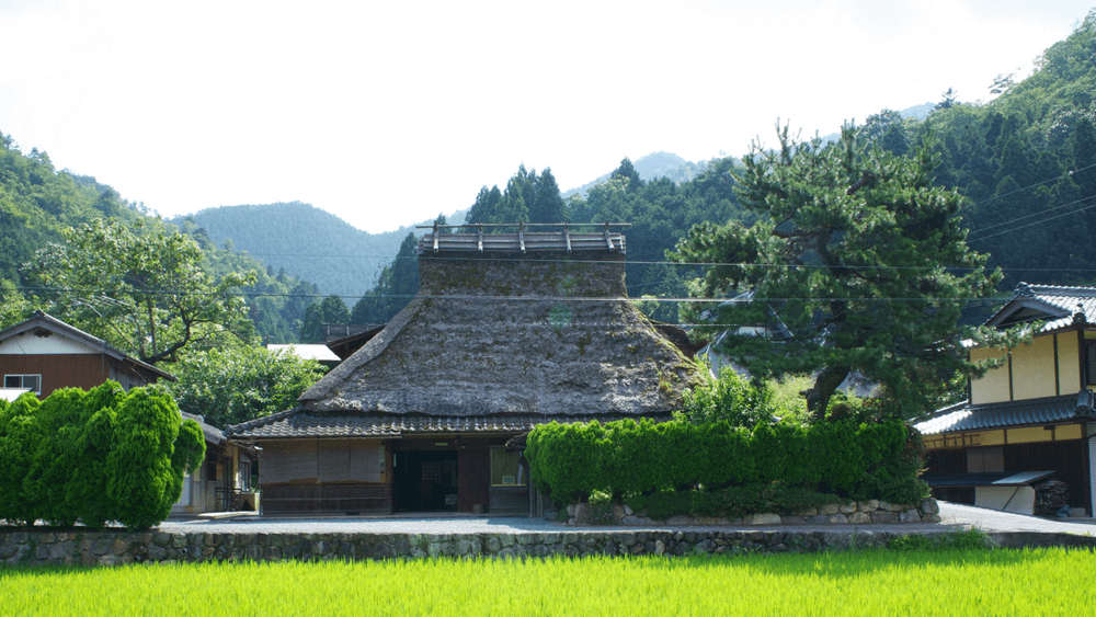 Miyama FUTON & Breakfast thatched image01